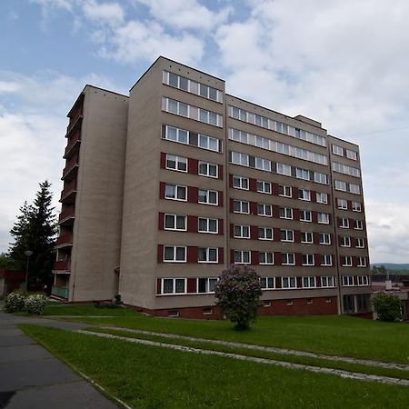 Domov Mladeze A Skolni Jidelna Karlovy Vary Hotel ภายนอก รูปภาพ